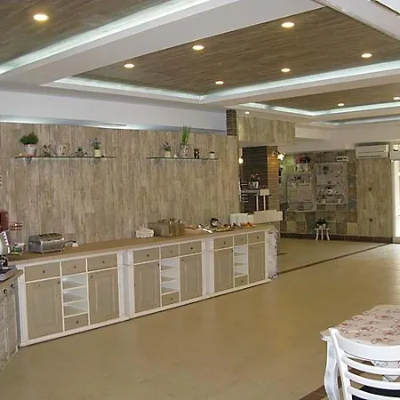 Estreya Palace 4*
