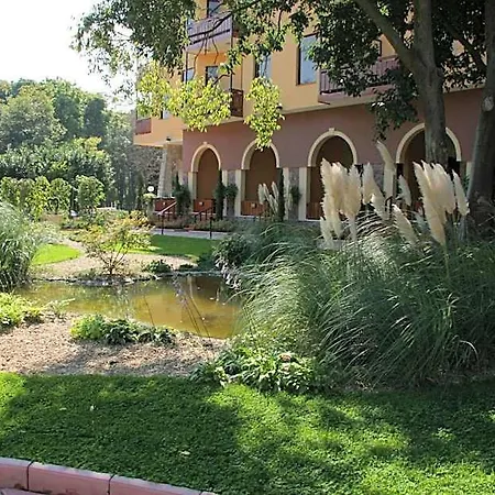 Hotel Estreya Palace