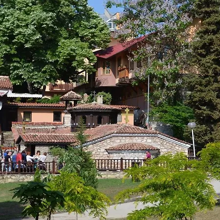 Estreya Palace