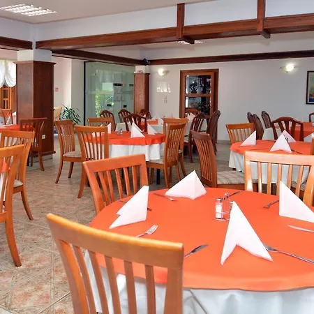 Estreya Palace Святые Константин и Елена