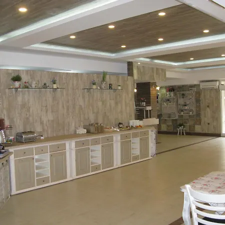 מלון Estreya Palace