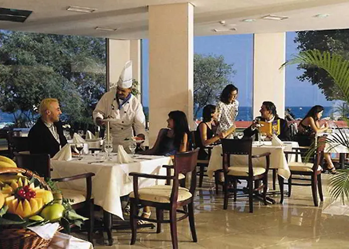 فندق Estreya Palace 4*